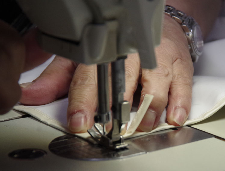 ダニの侵入を防ぐ熟練の職人技